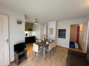 Interior - 350m from resort center, 3rd floor, view ski slopes, balcony, 33m², Serre Chevalier (Saint-Chaffrey)
