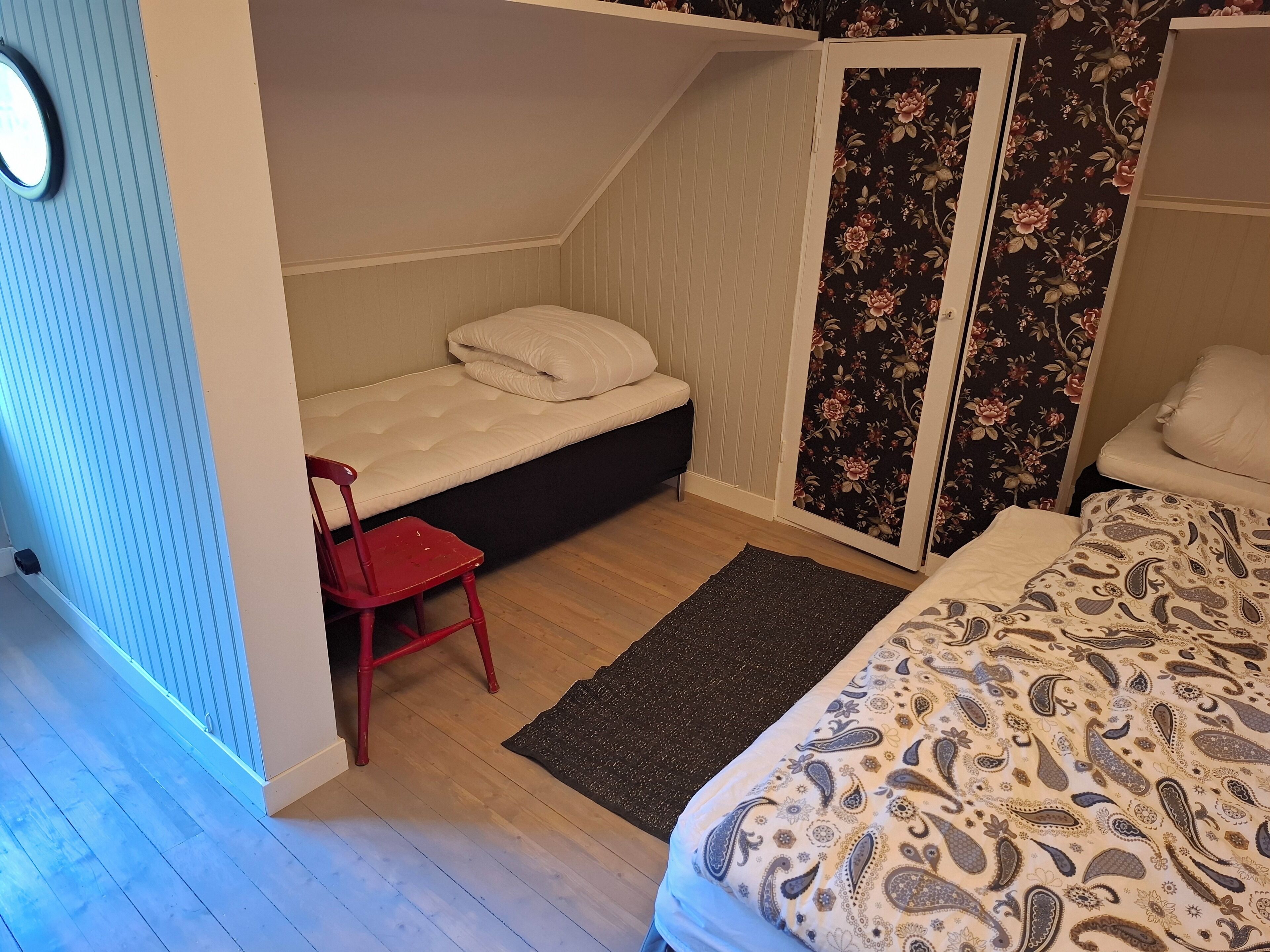 Habitación cuádruple familiar | Tabla de planchar con plancha, cuna de viaje y wifi gratis 