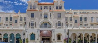 Surfs Up Palm Beach Steps To Beach Heated Pool