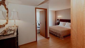 2 slaapkamers, een strijkplank/strijkijzer, wifi, beddengoed