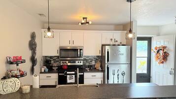 Microwave, oven, stovetop, dishwasher