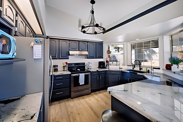 Mikroaaltouuni, uuni, liesi, astianpesukone