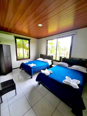 3 bedrooms, iron/ironing board, WiFi
