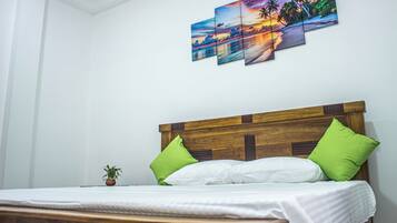 1 bedroom, WiFi, bed sheets
