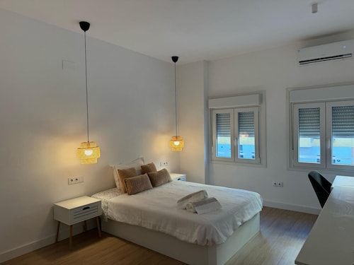 Habitación acogedora en piso céntrico de Sevilla, a 10 min del centro histórico.