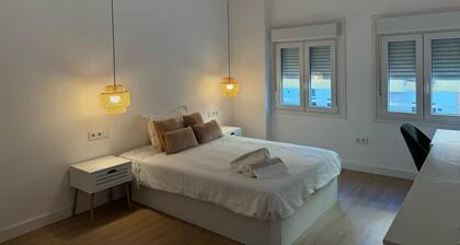 Habitación acogedora en piso céntrico de Sevilla, a 10 min del centro histórico.