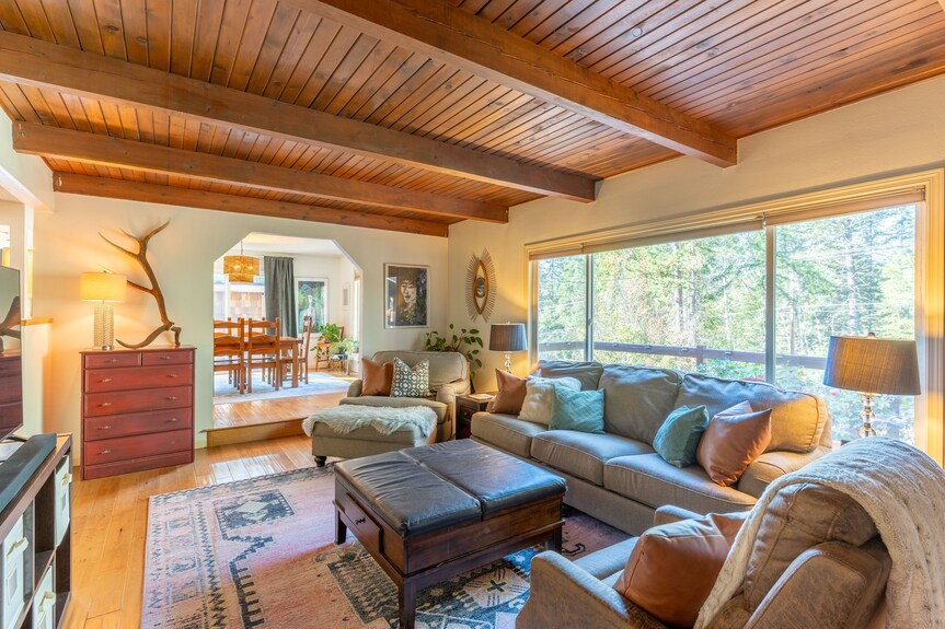 Woodland Retreat W/ Hot Tub Near Glacier - Columbia Falls, MT