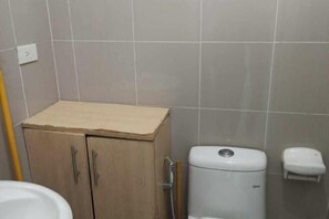 Bathroom - Grass Residence tower2 2011 (Quezon City)
