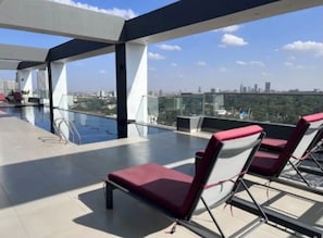 Pool - Luxury Studio Apartment in Nairobi (Nairobi)