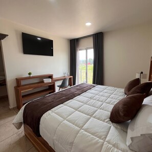 Deluxe Double or Twin Room, 1 King Bed