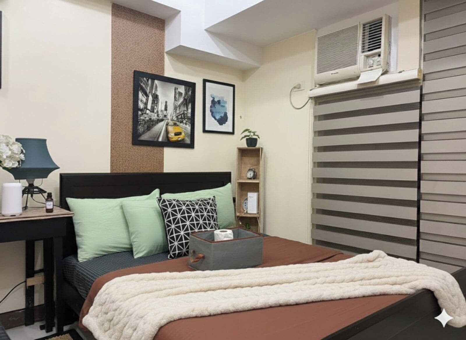 Double Room, City View | Desk, free WiFi