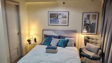 Double Room, City View | Desk, free WiFi