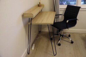 Room - Humble Abode near Station, Costco, Eastland (Heathmont)