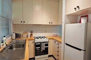 Unclassified image, 3 of 8, button - Humble Abode near Station, Costco, Eastland (Heathmont)