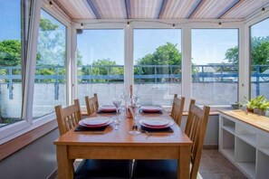 Restaurant - Cosy Cottage - 2 Bedroom Cottage - Mumbles (Mumbles)