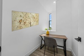 Interior - 2BR/2.5BA Brand New Villa in LA with Free Parking (Los Angeles)