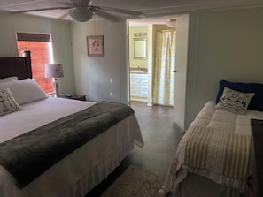2 bedrooms, iron/ironing board, Internet, bed sheets