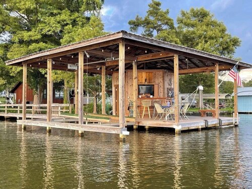 Cozy Cottage/mobile home on the water @ Lake Blackshear