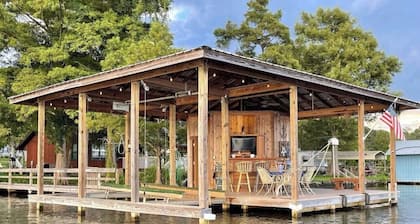 Cozy Cottage/mobile home on the water @ Lake Blackshear