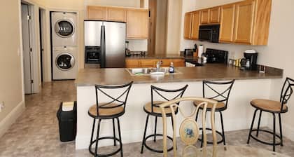 Cool 2-bedroom apartment with AC in Lorain