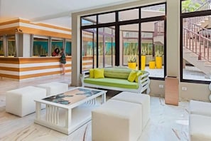 Interior - Saint George (Arona)