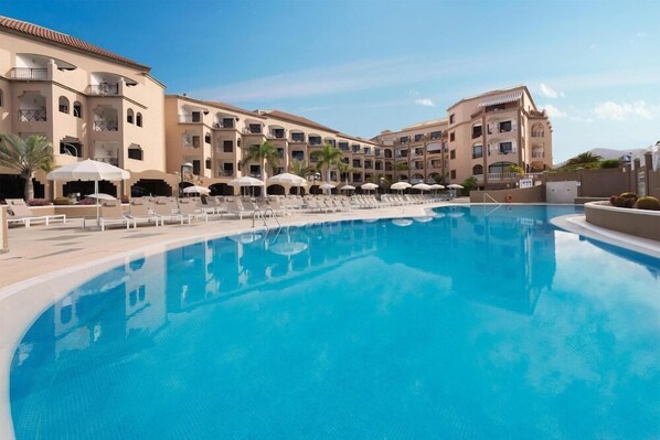 Outdoor pool - Saint George (Arona)
