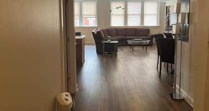 3-bedroom apartment in fabulous Lorain with AC