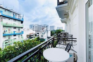 Property grounds - Blue Diamond Airport Hotel (Ho Chi Minh City)