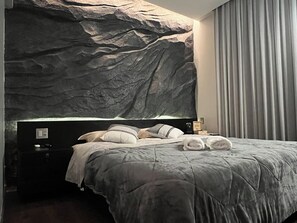 2 bedrooms, iron/ironing board, WiFi, bed sheets - Luxurious Apartment in Ipanema - Best Location - 3 minutes from the Beach (Rio de Janeiro)