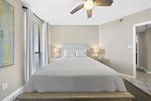 3 bedrooms, iron/ironing board, bed sheets - Pelican Pointe 1203 Beachfront (Orange Beach)