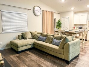 TV - ROSEVILLE GETAWAY (Roseville)