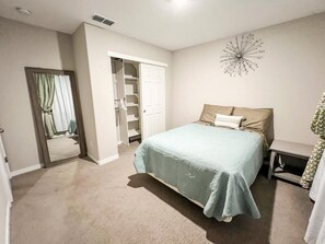 3 bedrooms, iron/ironing board, internet