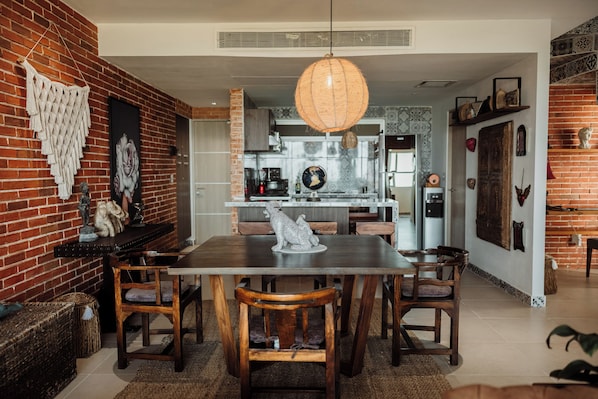Deluxe Apartment, 2 Bedrooms, City View | Living area
