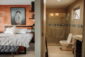 Deluxe Apartment, 2 Bedrooms, City View | Bathroom