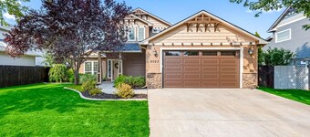 Spacious 4-bedroom house in lovely Boise