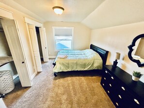 4 多间卧室、免费 WiFi、床单