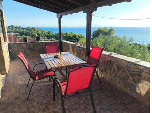 Outdoor dining - The summer house (Nea Potidaea)