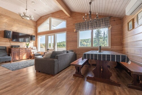 Spacious Villa with Hot Tub and Private Sauna Close to the Tahko Ski Slopes