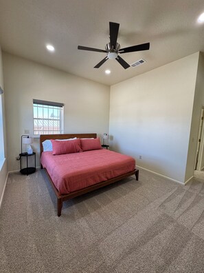 4 bedrooms, iron/ironing board, free WiFi, bed sheets