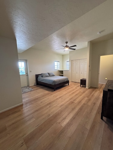 Downtown barn dominium house with views and lots of space