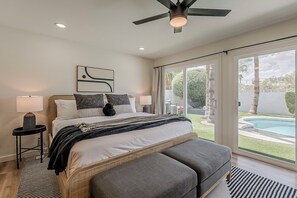4 bedrooms, iron/ironing board, travel crib, free WiFi