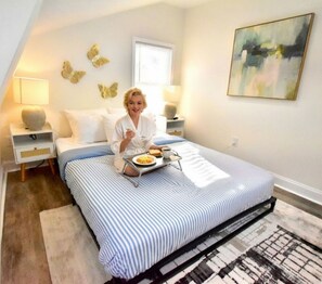 2 bedrooms, desk, iron/ironing board, travel cot