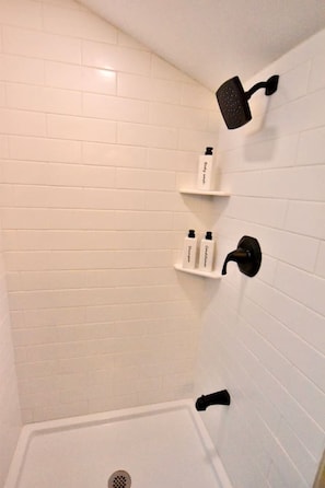Hair dryer, towels - Acadia Farms Carriage House (Northfield)