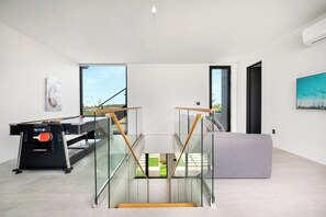 Interior - LIQUID Luxury Beachfront Villa Rooftop 2 Pool, Spa Baths & GYM - Turks &Caicos (Providenciales)