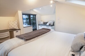 2 bedrooms, Internet, bed sheets