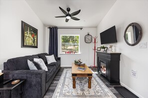TV, fireplace