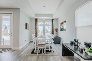 Dining - Laurie Luxe:  3/2 Home w/ Hot Tub, Massage Chair & Games. 1.5 miles from beaches (Panama City Beach)