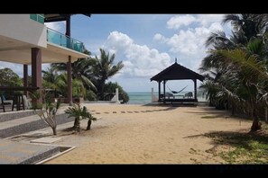 Property grounds - Che Beach House (Rusila)