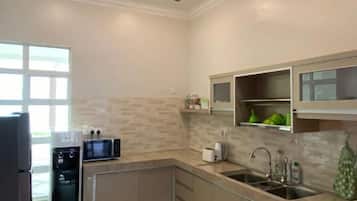 Fridge, microwave, dishwasher, toaster