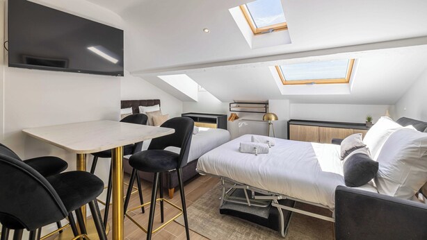 Unclassified image, 1 of 8, button - Renovated and Bright Studio for 2 - Cannes (Cannes)